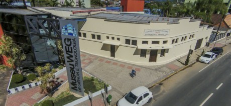 museu_weg_fachada_aerea
